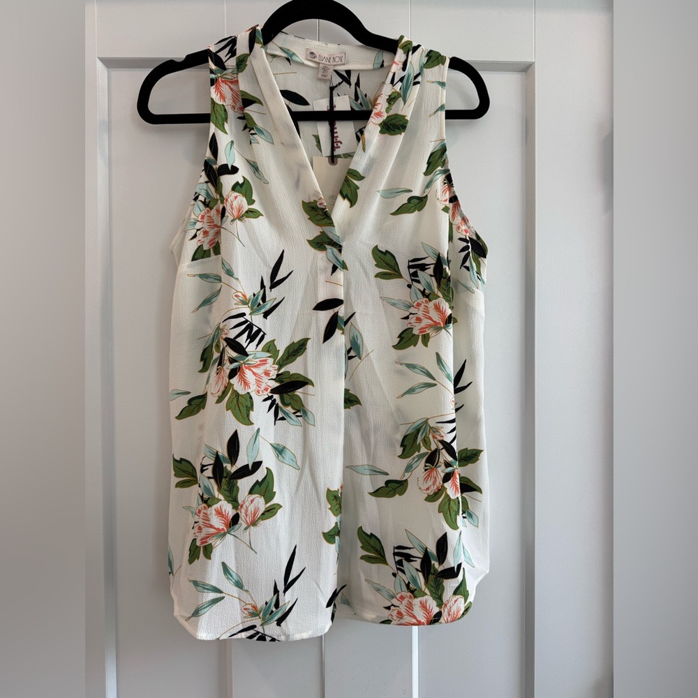 White and Green Floral Blouse Sleeveless Top